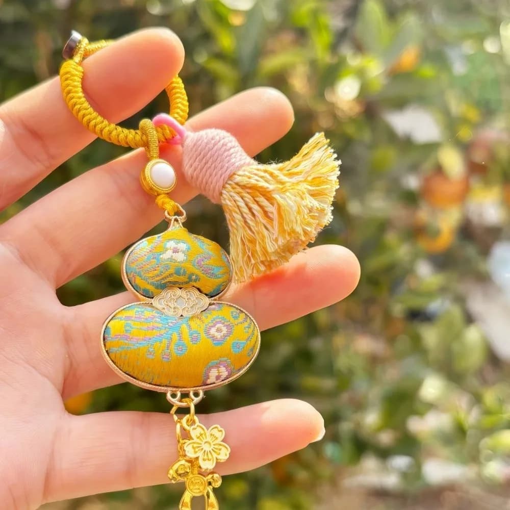 Luxury Keyring with Pumpkin Shape Pendant in Brocade, Nappe and Horse, Traditional Chinese Jewel Embroidered with Cat