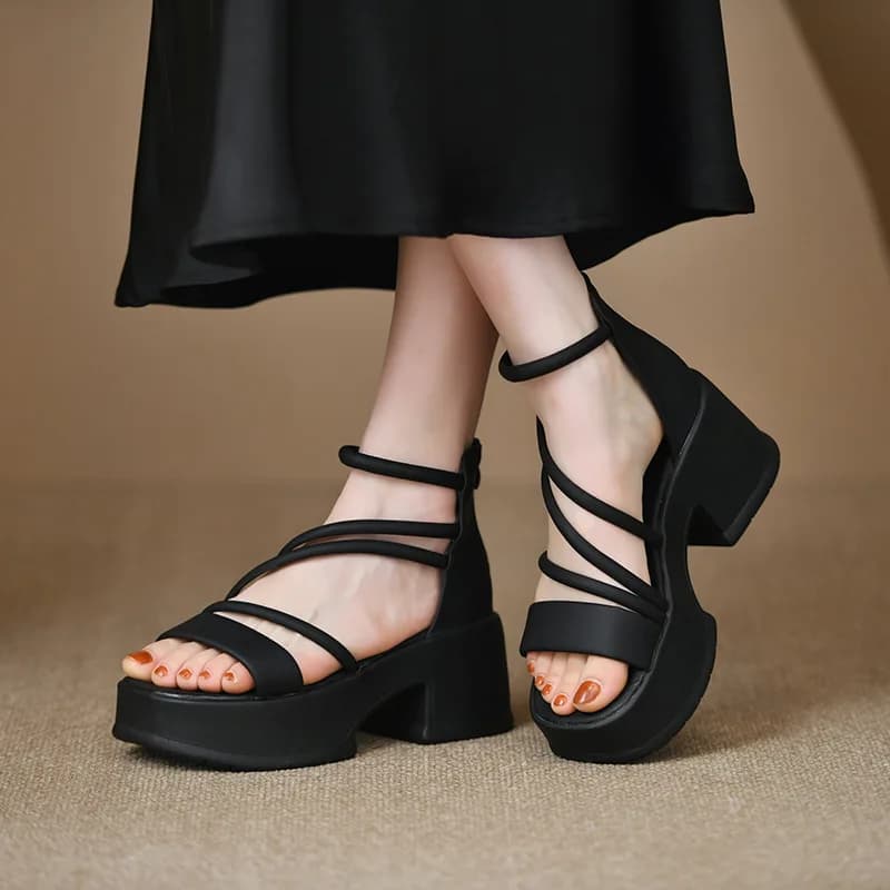 2025 Sandali da donna open-toe casual nuova estate Zeppe con plateau e tacco alla moda Mocassini romani alla moda per le donne