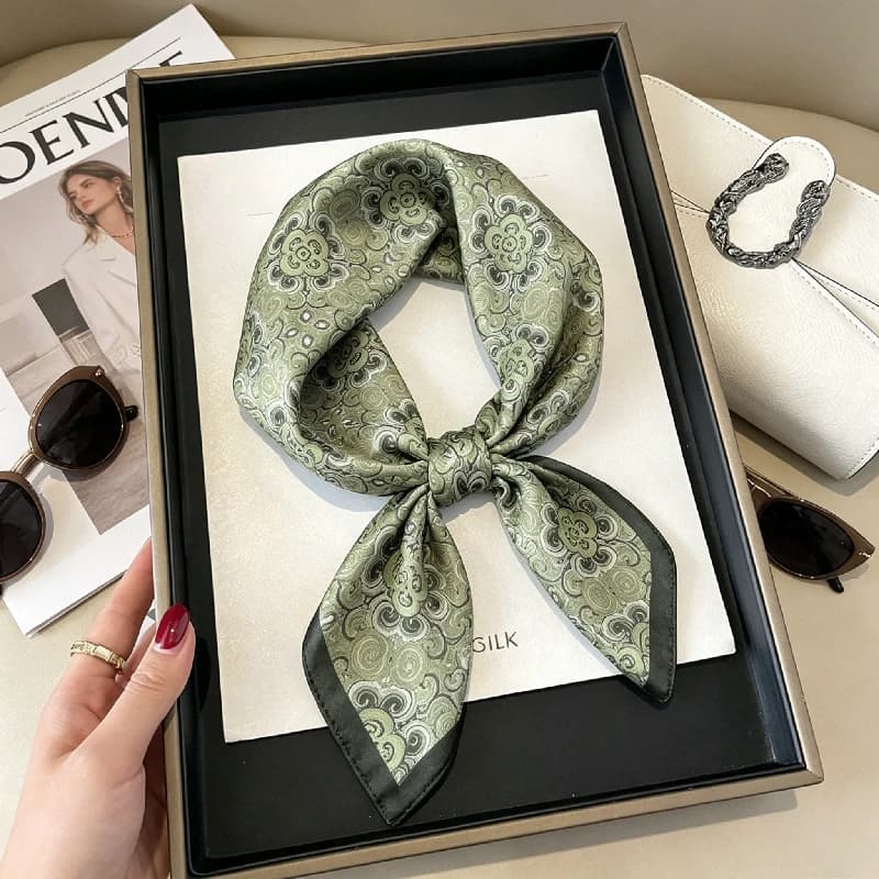 100% Mulberry Silk Korean Version Versatile Retro Silk Scarf Headscarf Decoration and Handbag Embellishment Small Silk Scarf
