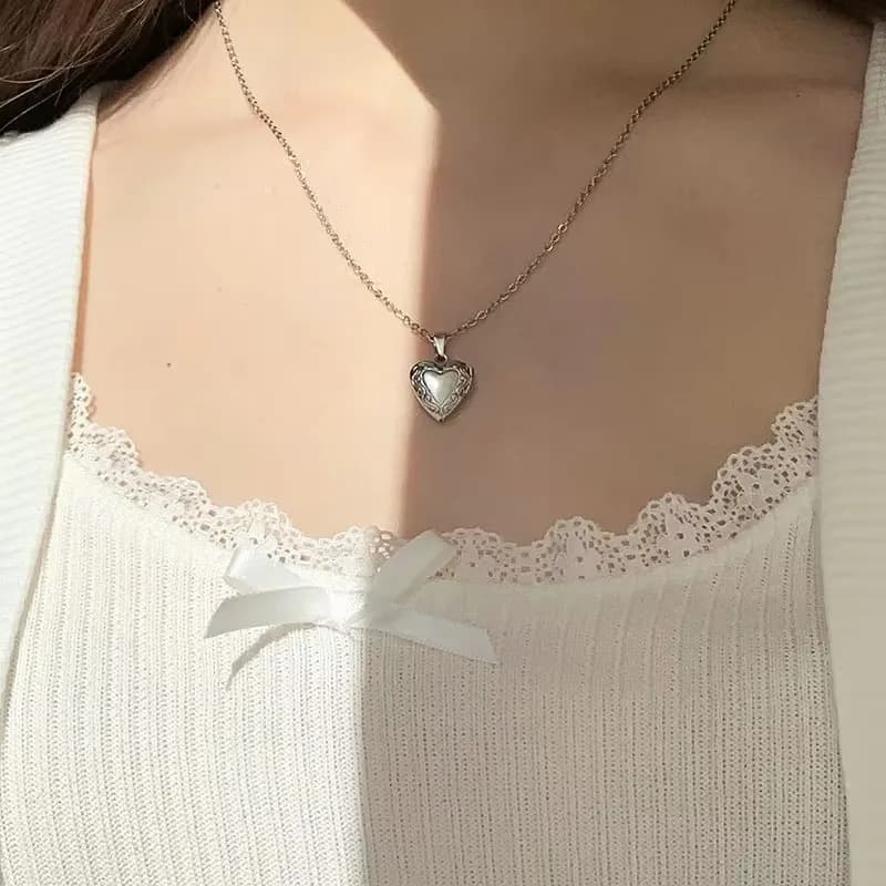 Collana con Ciondolo Portafoto a Cuore, Charms a Cuore, Collane con Medaglione Fluttuante, Gioielli Commemorativi alla Moda per Donna e Uomo