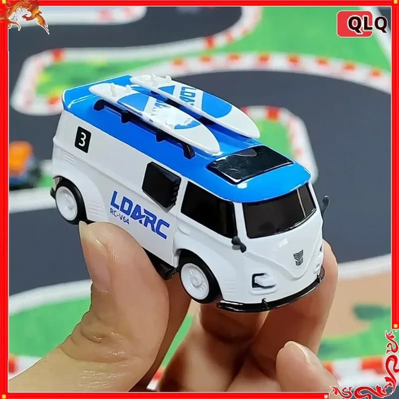 Mini Bus Telecomandato Ldarc V64 1:64, Giocattolo da Tavolo per Bambini, Micro Van RC Professionale 2.4G per Bambini