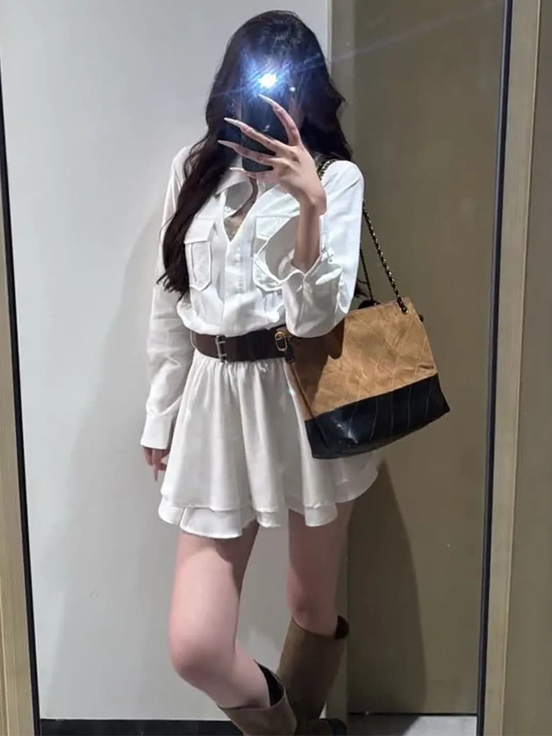Elegante Abito Bianco a Maniche Lunghe con Gonna Corta da Donna, Nuova Versione Coreana 2026, Vestito a Trapezio con Cintura in Vita Effetto Snellente
