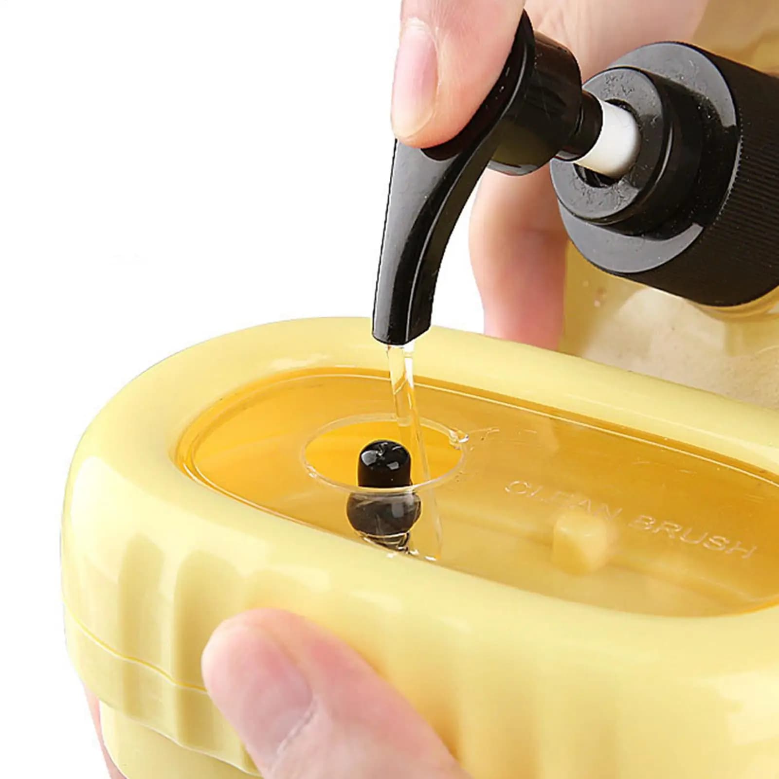 Sapone automatico multifunzione per aggiunta di liquidi Spazzola per scarpe Vestiti a setole morbide Tavola per abbigliamento Dispenser di sapone Strumento per la pulizia della pressa