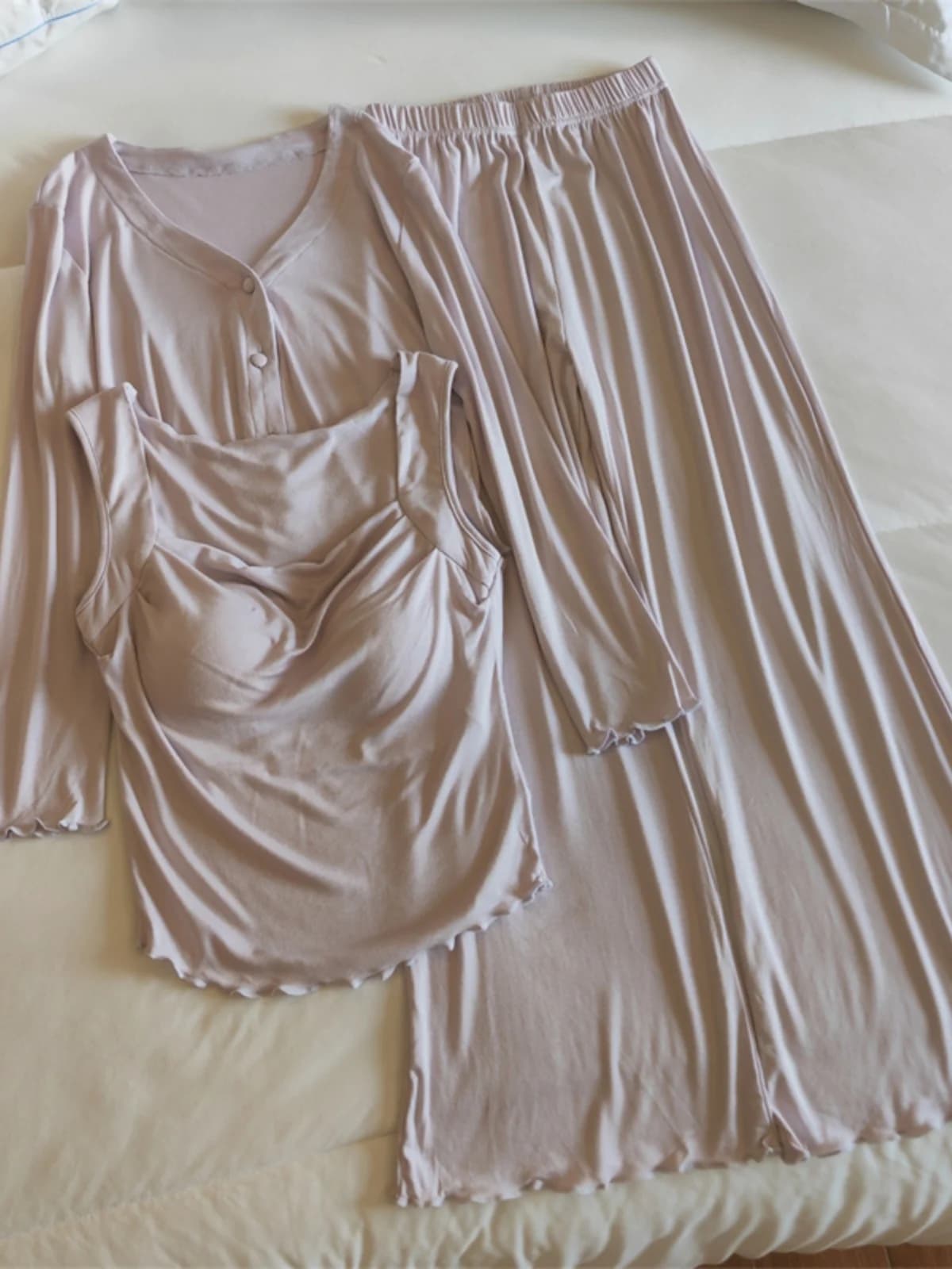 Women's Modal Sleepwear Set with Chest Pad Four Seasons Home Clothes V-neck Long Sleeve Comfortable Underwear Casual Style