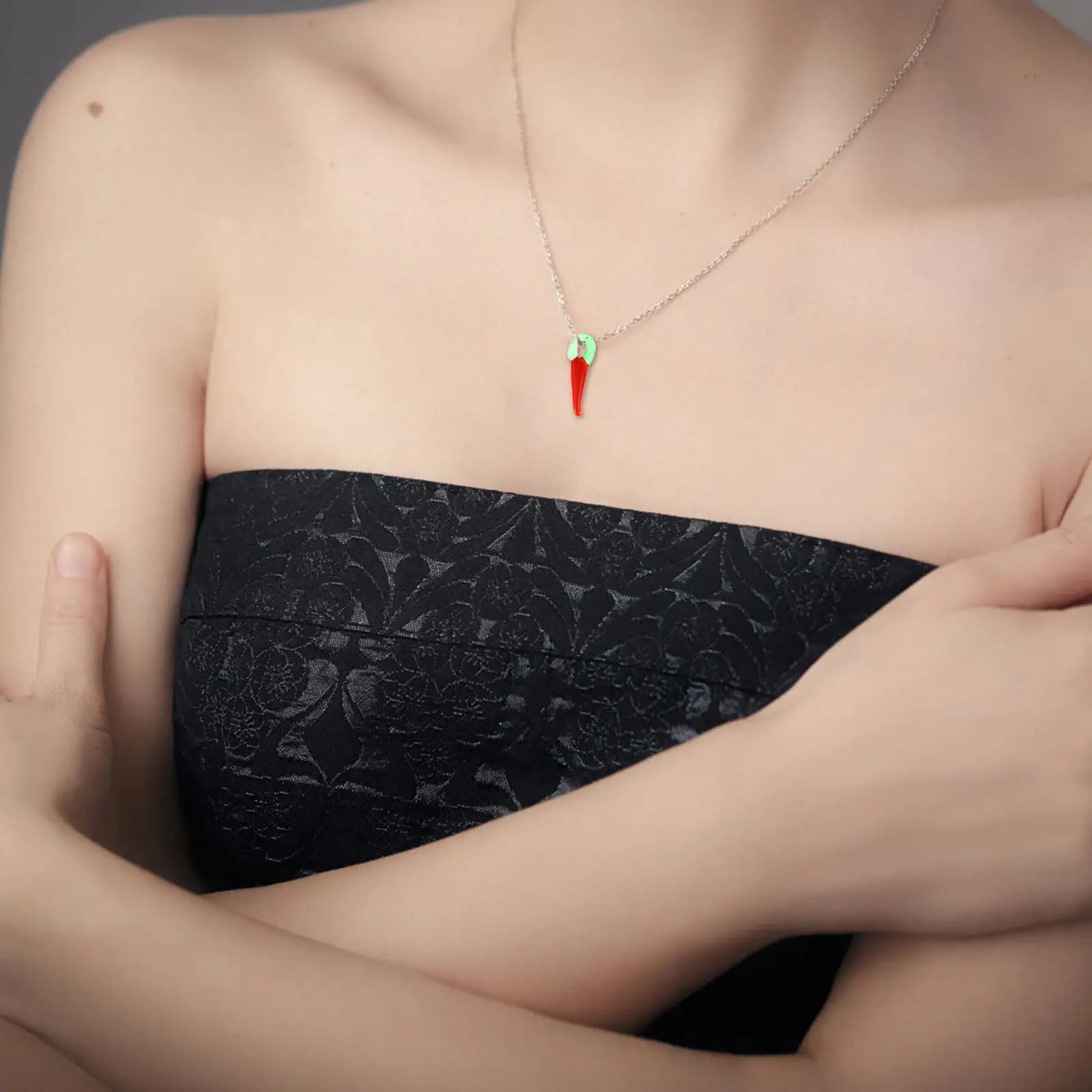 Ciondolo a Forma di Peperoncino in Vetro, Accessorio per Creazione di Gioielli Fai-da-Te, Design Creativo e Colorato, Ideale per Orecchini e Collane