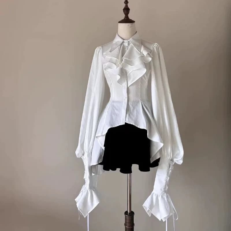 Camicetta gotica nera da donna giapponese vintage Lolita camicia irregolare fasciatura maniche svasate volant bianchi Y2k estetica Kawaii top