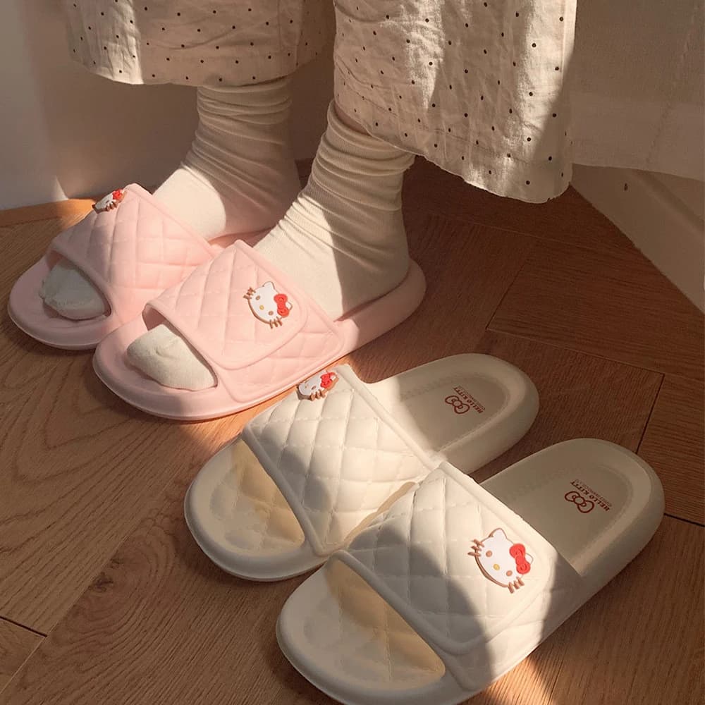 Ciabatte Estive Sanrio Hello Kitty 2025 per Donna, Pantofole Cartoon Anime Antiscivolo con Suola Morbida per Interni ed Esterni, Ideali per la Spiaggia