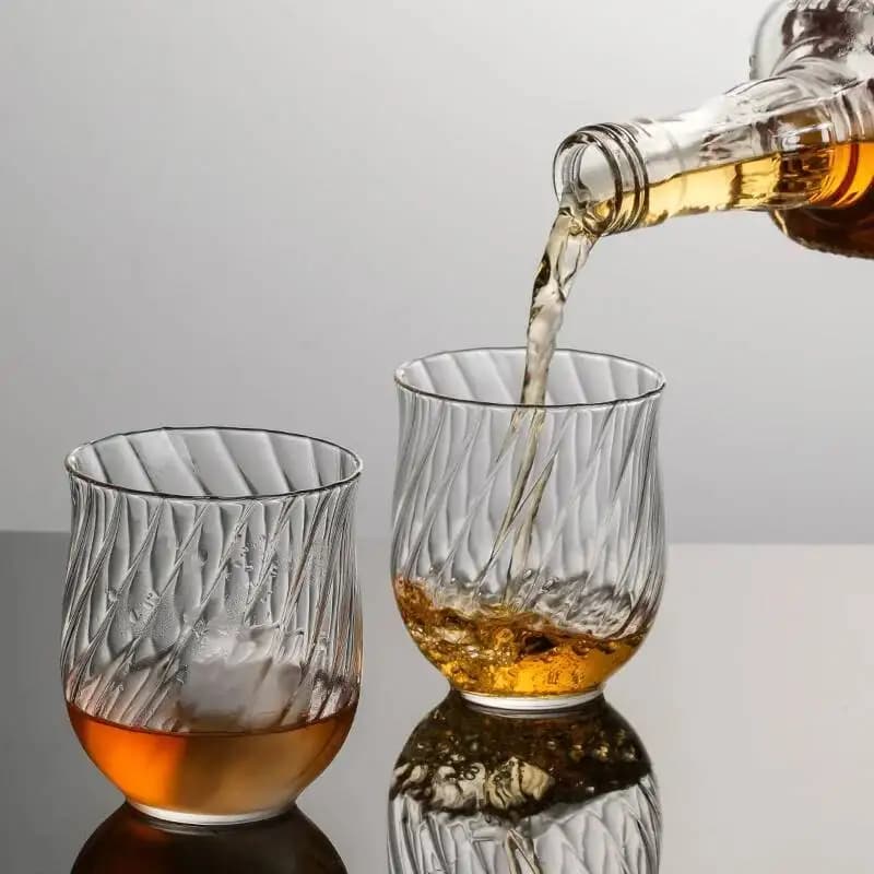 Bicchiere da whisky ondulato Tazza da whisky brillante Vetreria da degustazione di vino lucido in stile europeo Non pari XO Chivas Brandy Snifter Boccale di birra