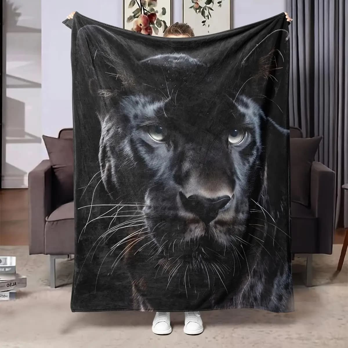 Black Panther-themed pattern Flannel printed blanket suitable for all seasons suitable for living room office sofa and travel