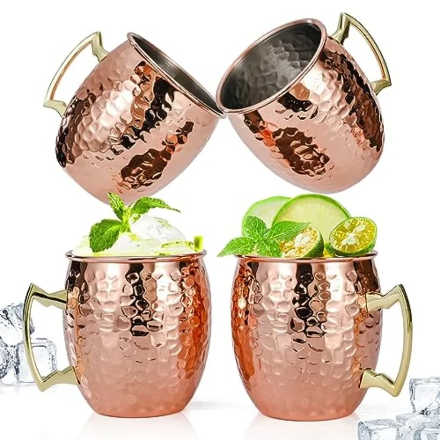 Set di 4 Tazze Moscow Mule Martellate con Rivestimento in Acciaio Inox 304 e Manici in Ottone Dorato per Bevande Fredde, Birra, Vino, Bar