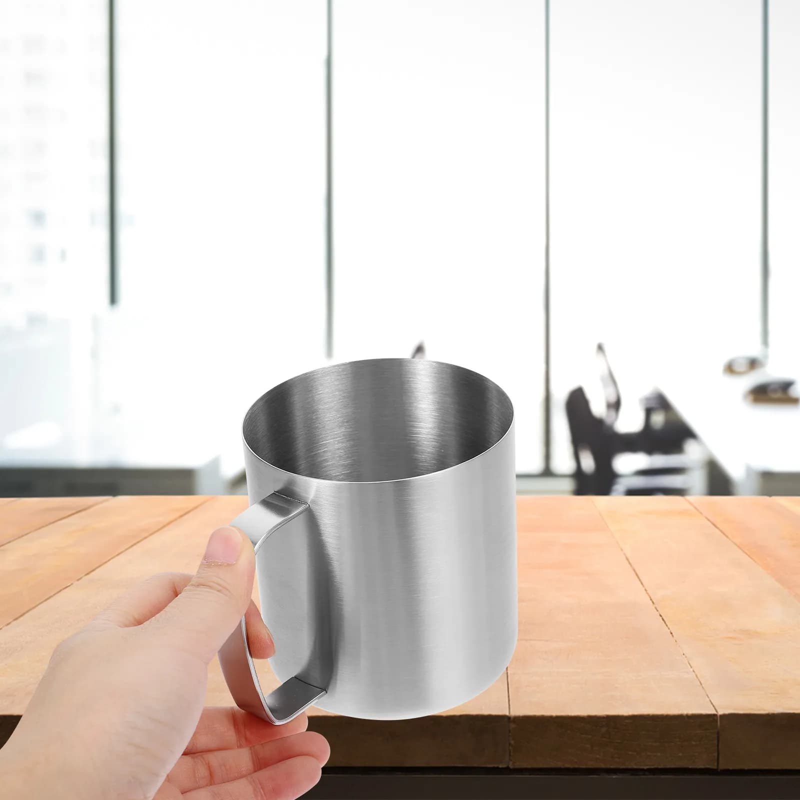 480Ml 304 Stainless Steel Beer Mug Single Wall Smooth Rounded Corner Design Sturdy Handle Ergonomic Grip for Beer Wine Drinks