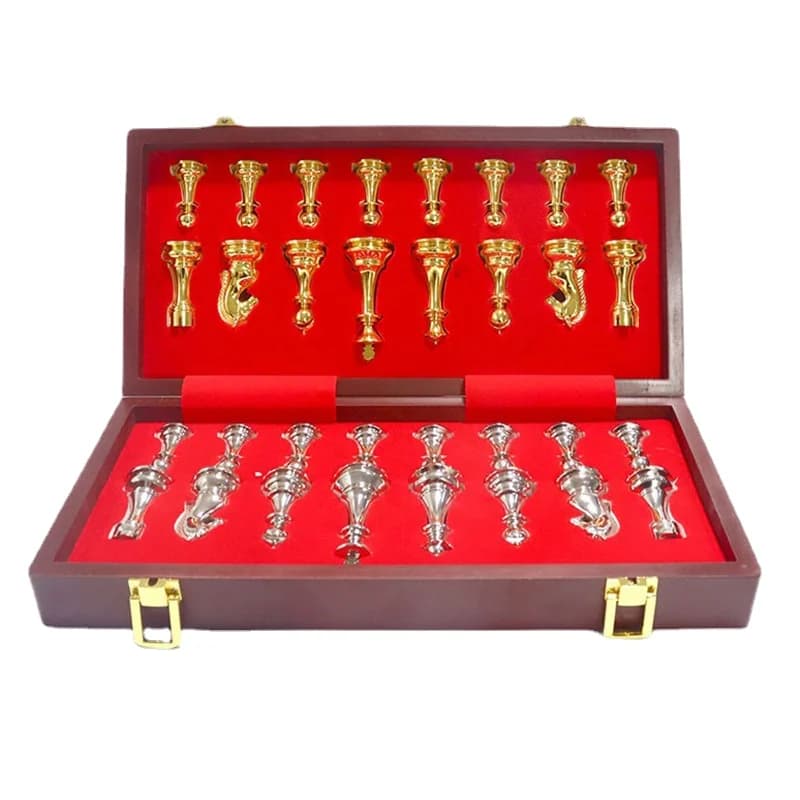 Set di scacchi in metallo di lusso giochi da tavolo pezzi degli scacchi in lega di zinco argento dorato scacchiera pieghevole giochi da tavolo per famiglie portatili decorazioni per la casa