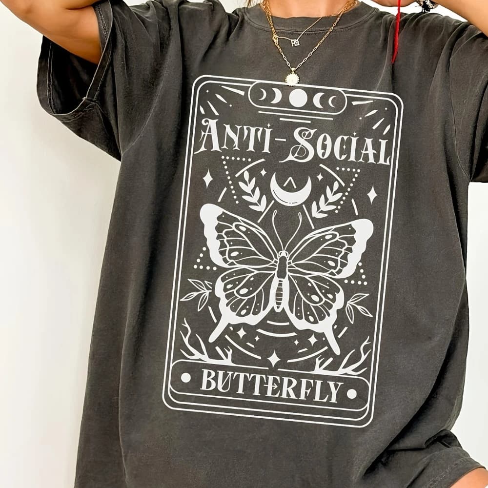 T-shirt Vintage con Carte dei Tarocchi a Farfalla, in Tessuto Lavorato a Maglia con Motivo Alfabetico, Maglietta Moda Strega Psichica da Donna, Lunghezza Regolare per l'Estate