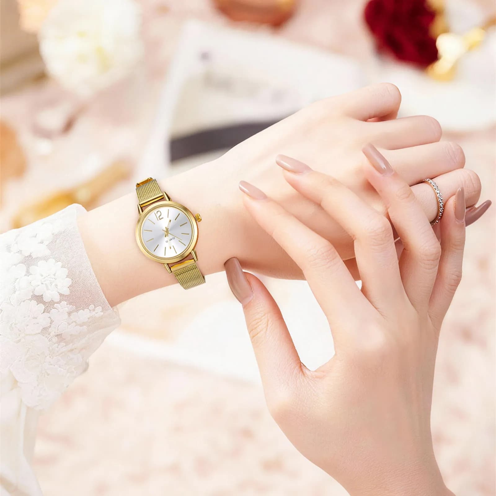 Fashion Women Quartz Watch with Mesh Belt Band Alloy Case Stylish Elegant Wristwatch Gift for Her Mother's Day New Year