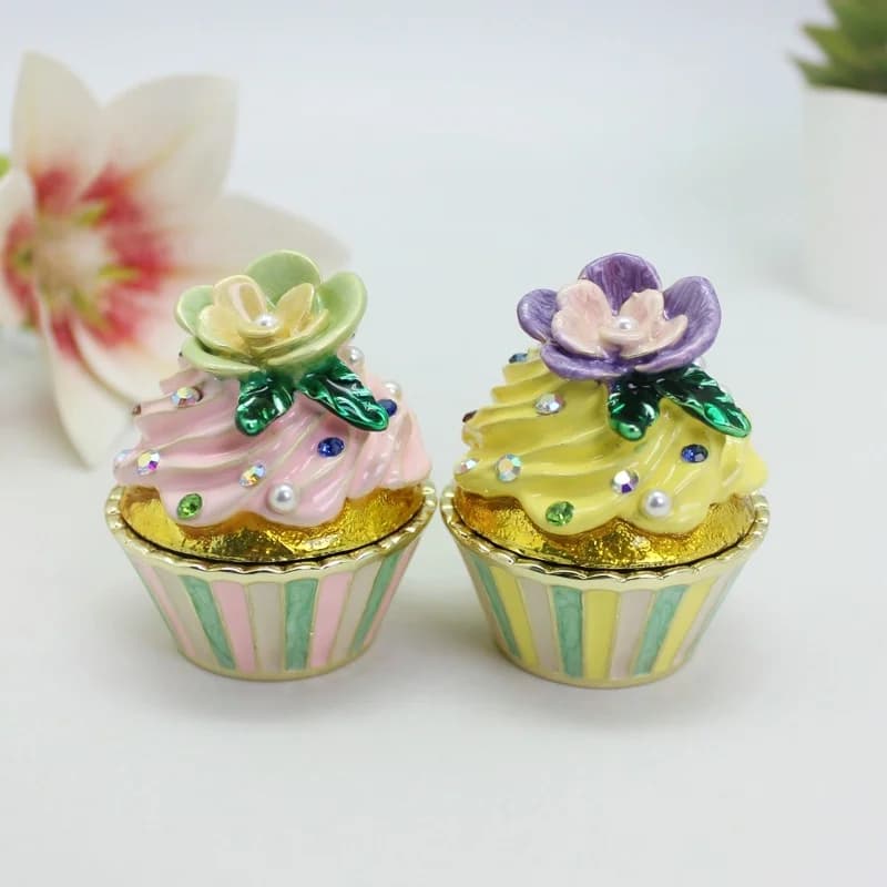 SHINNYGIFTS Scatola per gingilli per cupcake Smalto dipinto a mano Organizzatore di gioielli da collezione per orecchini ad anello Figurina di metallo Decorazioni per la casa