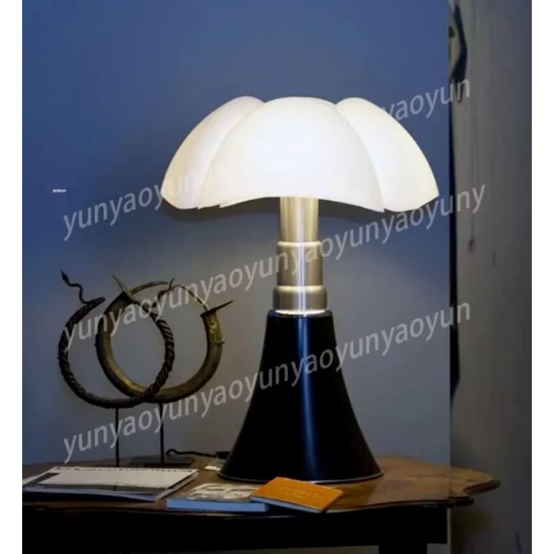Lampada a Forma di Pipistrello, per Soggiorno, Lampada da Scrivania Artistica, per Ufficio, Studio, Biblioteca, Camera da Letto, Comodino