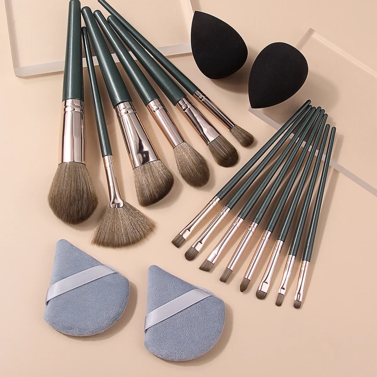 18pcs Makeup Brush Set Soft Fluffy Professiona Cosmetic Foundation Powder Eyeshadow Kabuki Blending Make Up Brush Beauty Tool