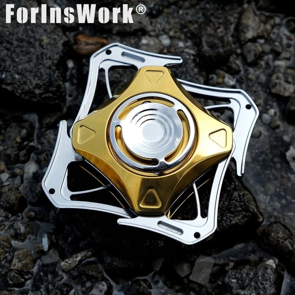 SKER Fidget Spinner in Metallo Multistrato Gyro a Forma di Armatura, Giocattolo Antistress da Dito, Gadget Portatile EDC