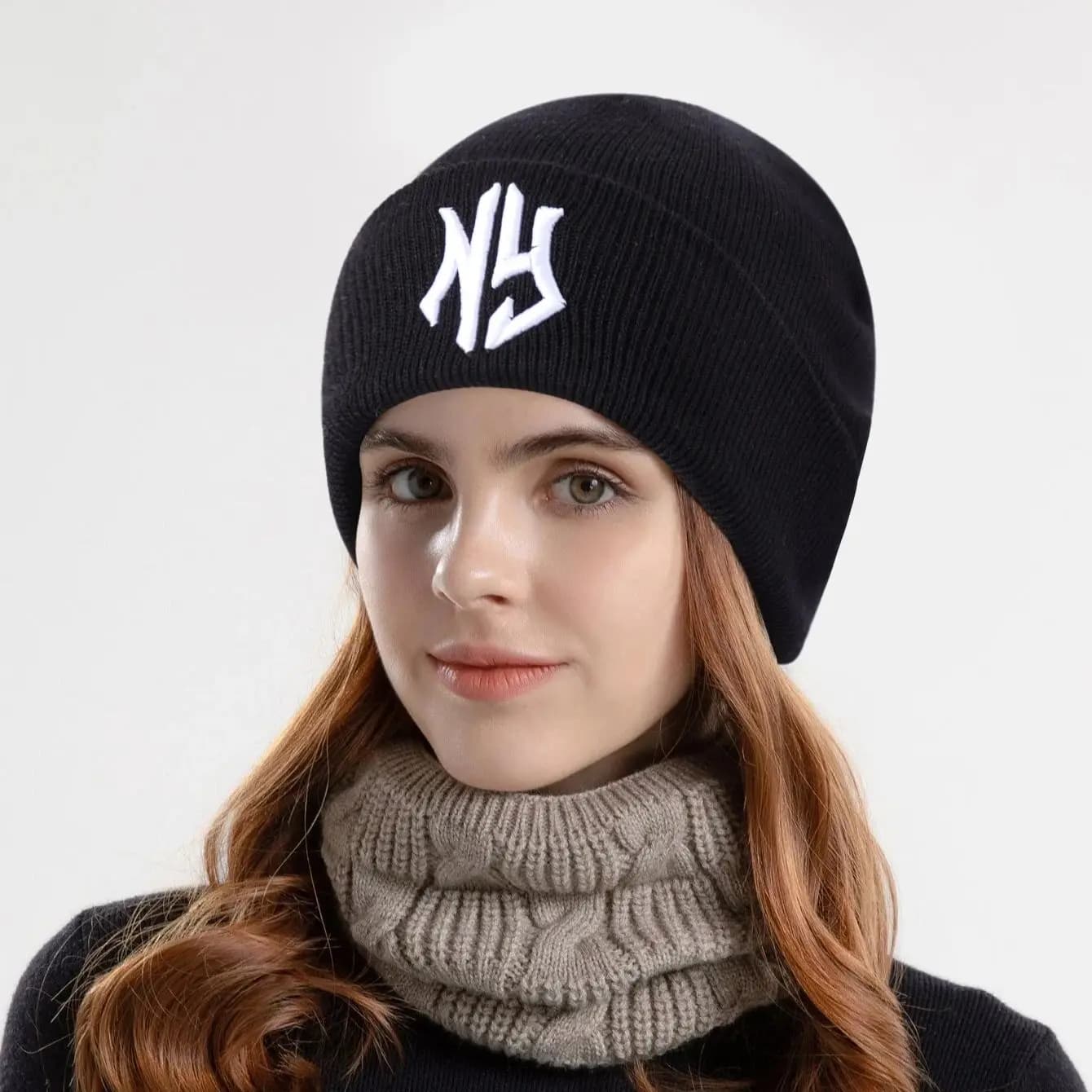 1Pc Fashionable knitted hats NY Knitted hats with Autunno embroidery and winter Outer heat Berretti with windproof ears protection