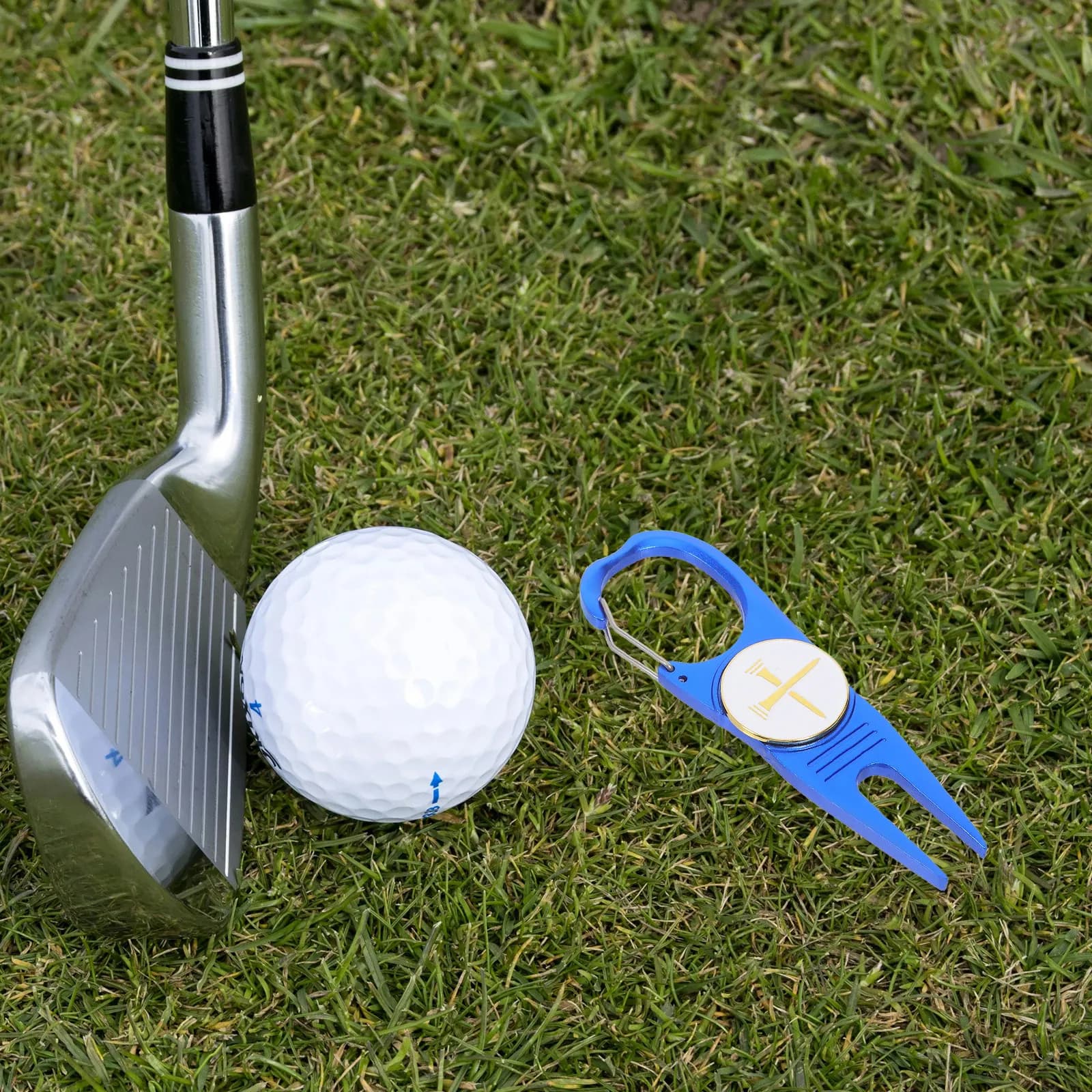 Strumento Portatile per Riparazione Divot da Golf, Forchetta Magnetica per Riparazione Segni sul Prato, Facile Ripristino del Prato, Marcatore per Allineamento della Palla