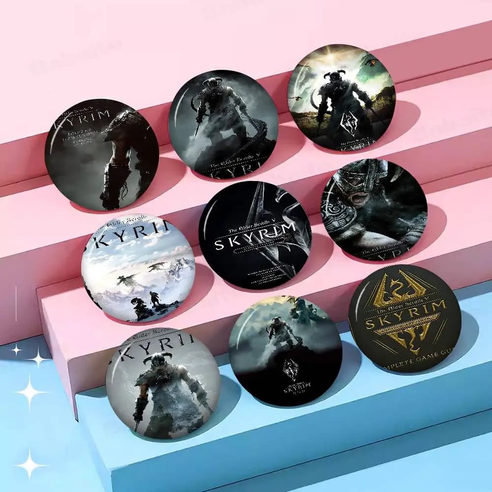 S-Skyrim The Elder Scrolls V Spille Creative con Faccine Divertenti, Distintivi Rotondi a Scatto, Accessori per Zaini e Cappelli, Gioielli e Regali