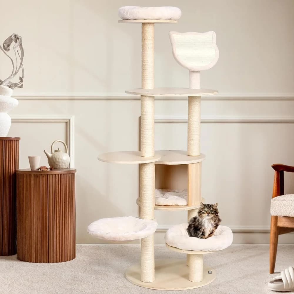 Torre per gatti rialzata con livelli multipli, struttura in legno, corda in sisal e comoda amaca