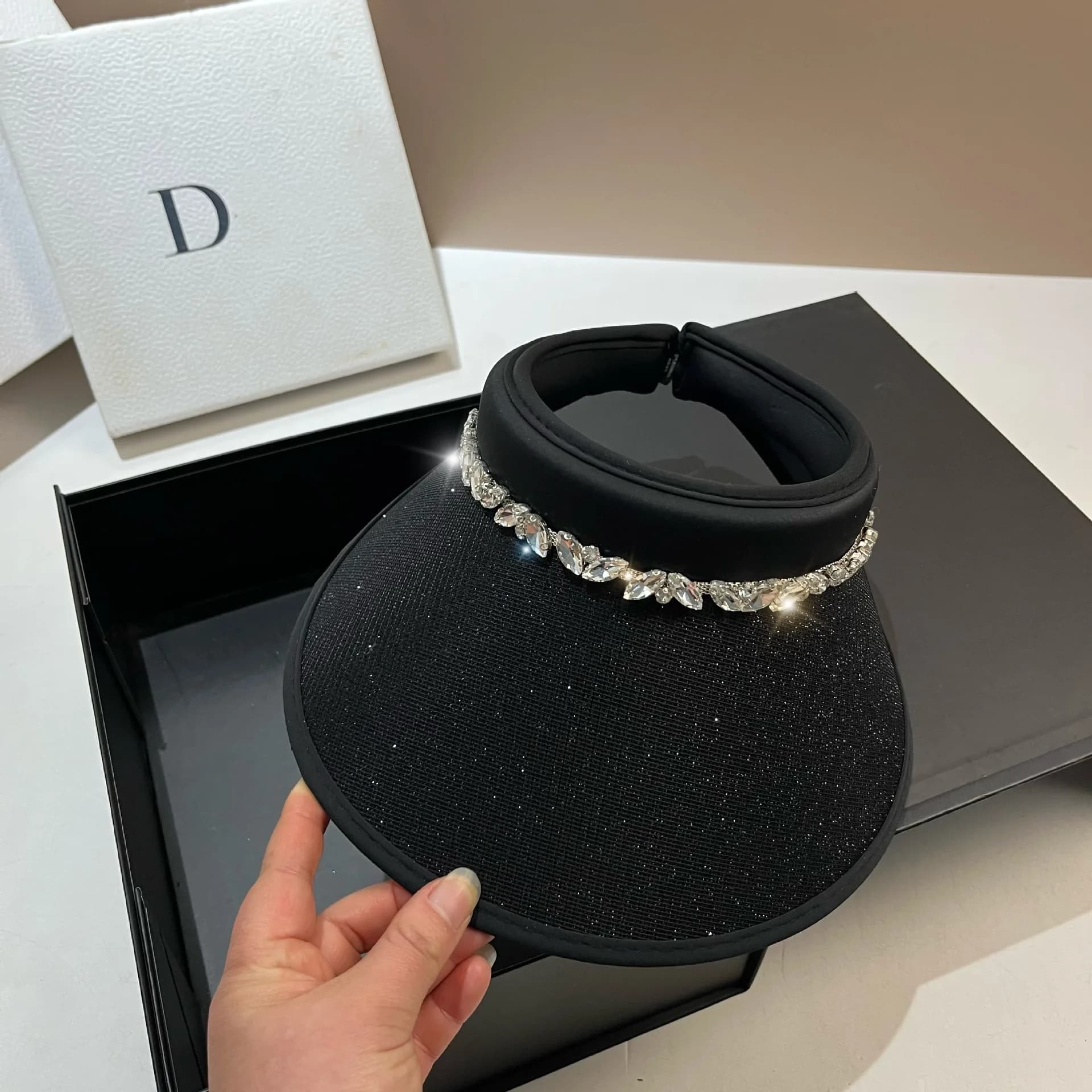 Luxury Rhinestone Sunscreen Summer Hats for Women Shining Sequins Empty Top Straw Hat Big Brim UV Protection Beach Sunshade Cap