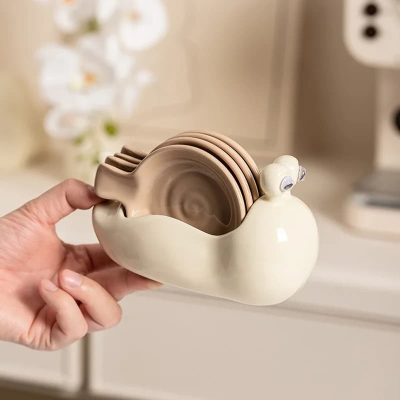Piatto piccolo in ceramica di lumaca Piatto di sapore domestico Piatto caldo Piatto da immersione Piatto di salsa di soia creativo carino Piatto di aceto di condimento