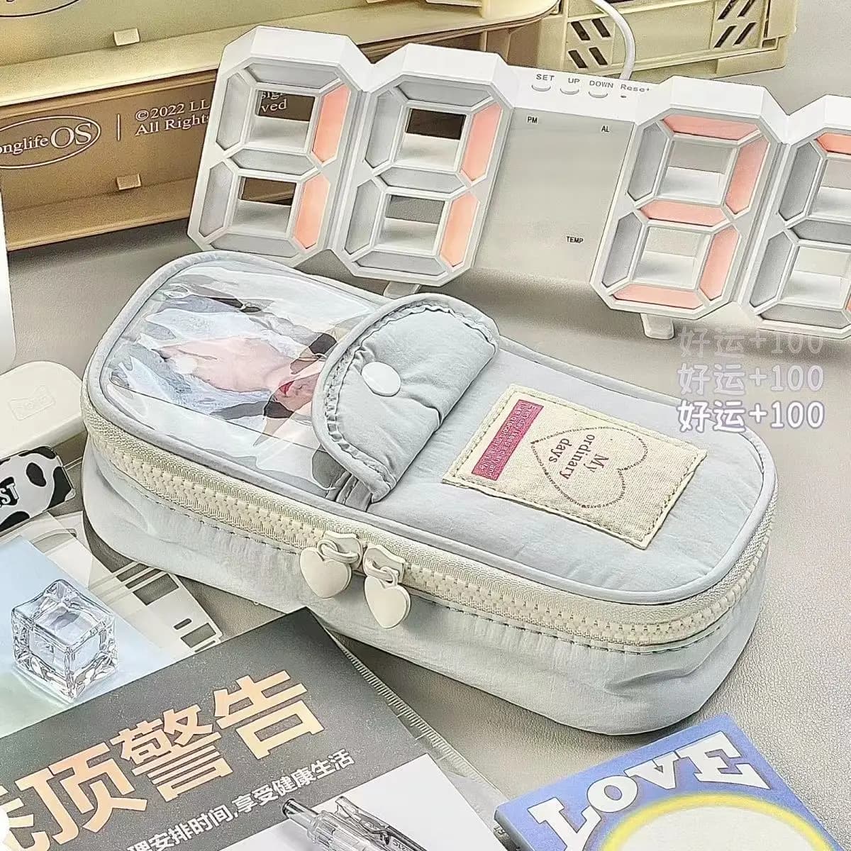 Simpatico astuccio giapponese Ins piccolo e fresco semplice Astuccio per penne per ragazza retrò di grande capacità con tasca trasparente per carte con cerniera a forma di cuore