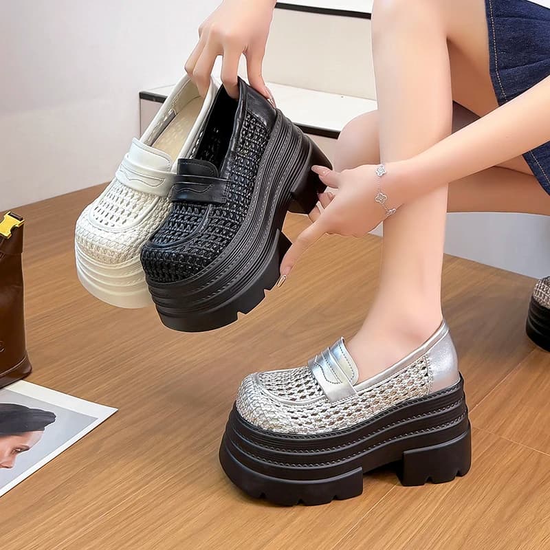 Mocassini da donna alla moda in rete intrecciata traspirante, nuovi sandali estivi 2026 versatili con plateau e lacci, scarpa singola
