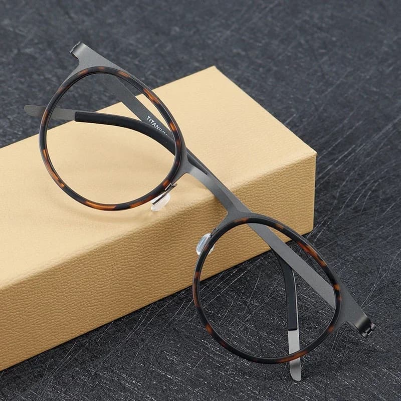 Occhiali in Titanio Puro con Anello a Specchio, Lenti Anti Luce Blu, Design Senza Viti, Montatura per Miopia da Uomo, Marca di Lusso