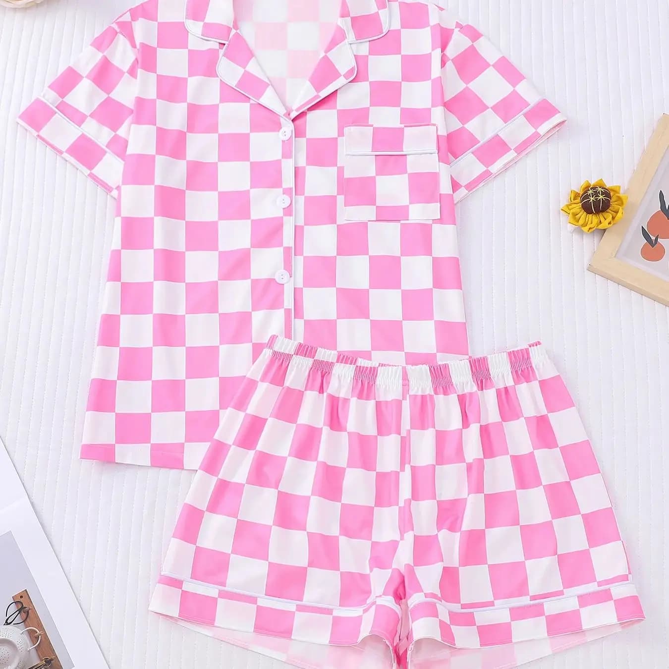 Pigiama Intero Stampato a Quadri Rosa e Bianco con Colletto a Risvolto e Pantaloncini con Elastico in Vita, Completo Due Pezzi da Casa per Donna
