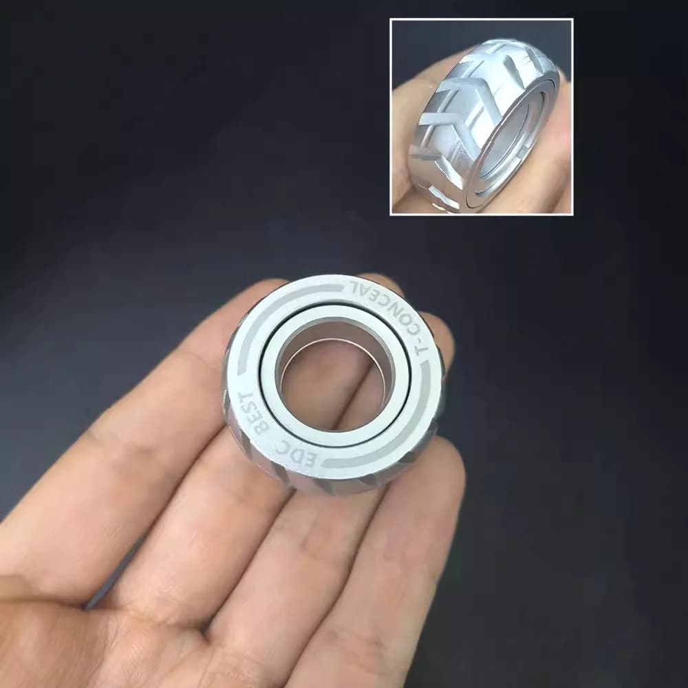 1 pz Anello Meccanico a Forma di Pneumatico, Anello Antistress EDC, Giocattolo in Metallo a Forma di Gomma, Giocattolo Antistress per Adulti, Spinner da Dito