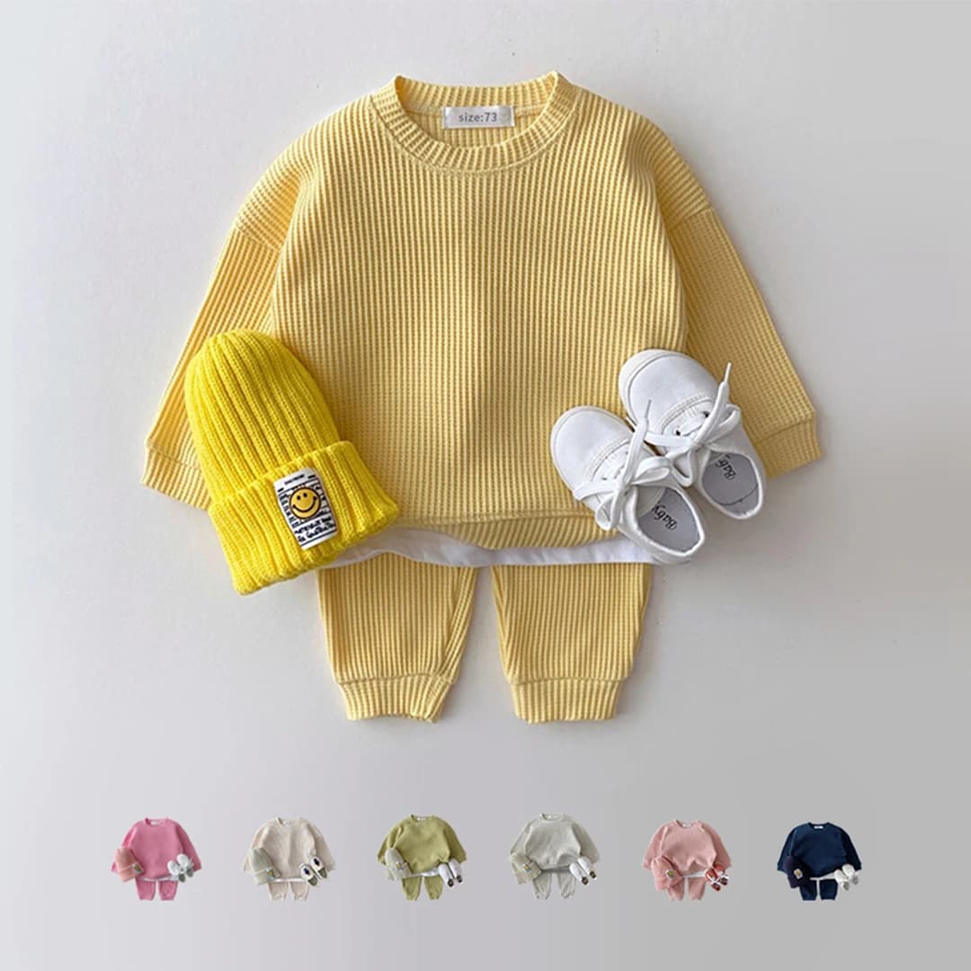 2023 Corea Del Bambino Del Bambino Set di Abbigliamento Per Neonati maschi Vestiti Set Mock in Due Pezzi Waffle Felpa di Cotone + Pantaloni 2 Pezzi Vestito