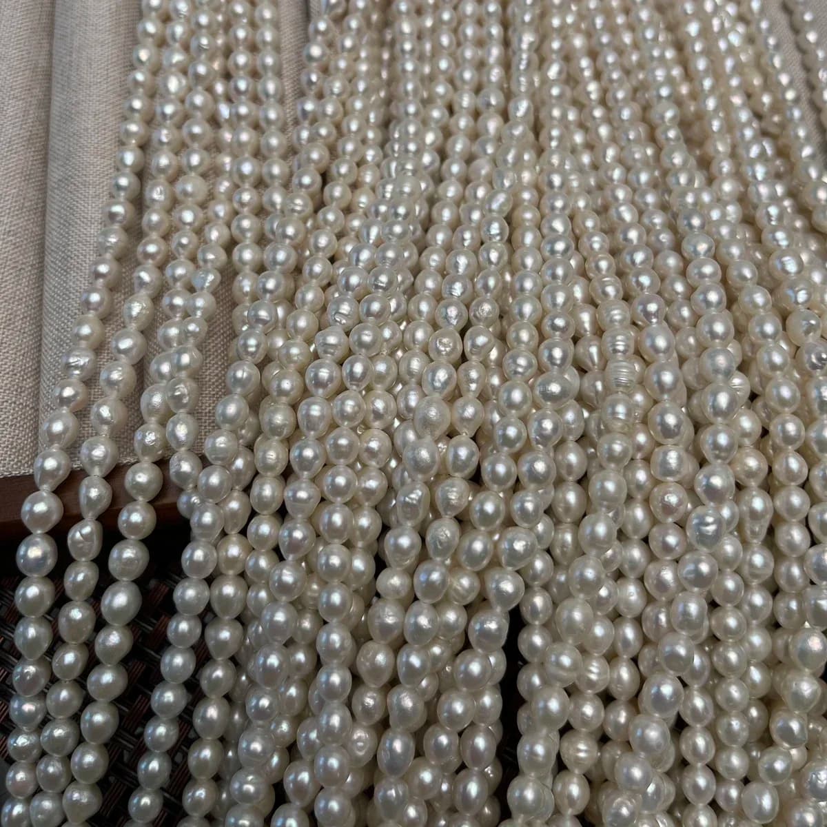 Perle d'acqua dolce naturali 5-6mm AA Bianco Grasso Riso Punch Perla Perline Gioielli Crea regalo Collana fai da te Bracciale Accessori Matrimonio