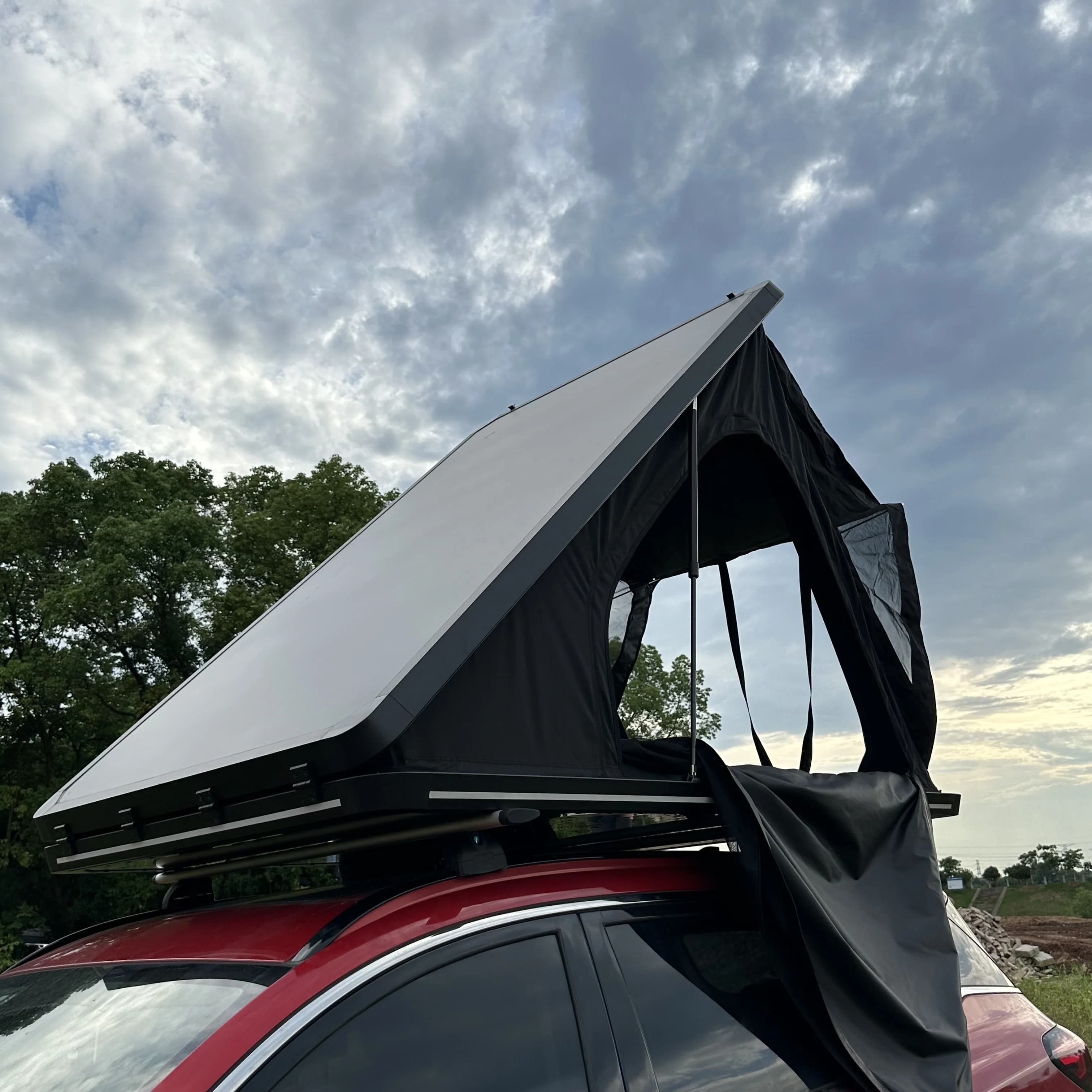 USA Aluminium Roof Top Tent Triangle Hard Shell Car Rooftop Tent for 4x4 Camping