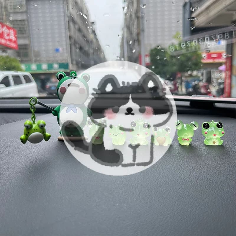 Popolare Set di 6/7 Pezzi di Rane Solitarie Cartoon per Decorazione Console Auto, Scrivania Ufficio, Accessori per Schermo Computer, Regalo