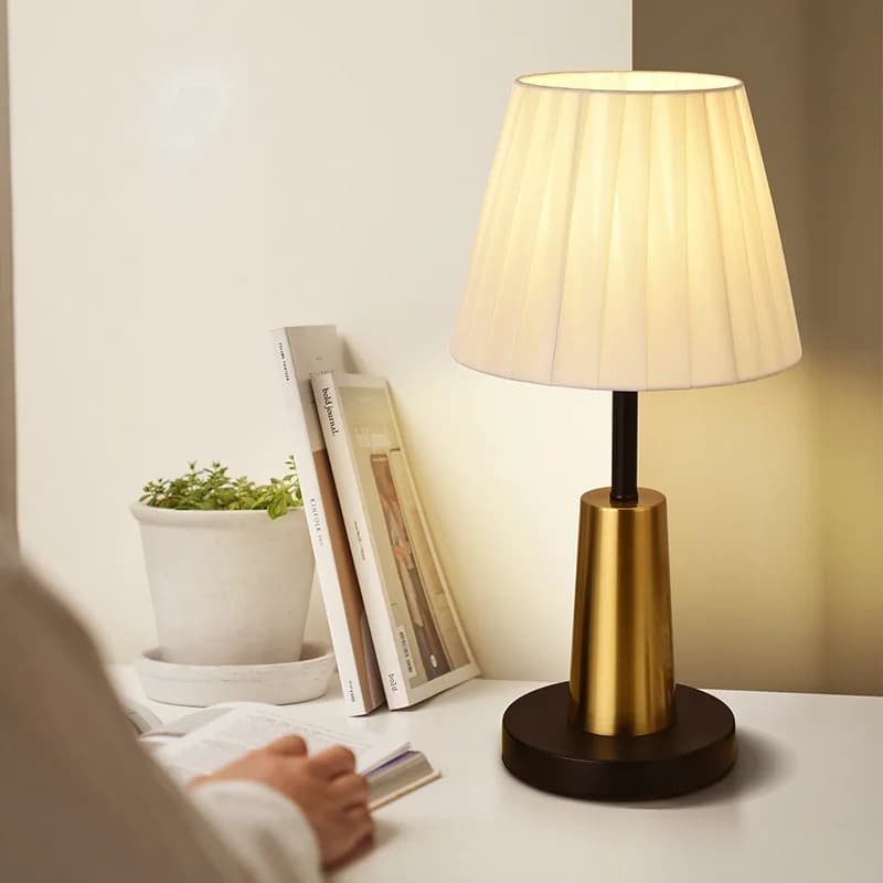 Nordic decorative bedroom table lamp American modern simple home warm and creative remote control ins girl bedside table lamp