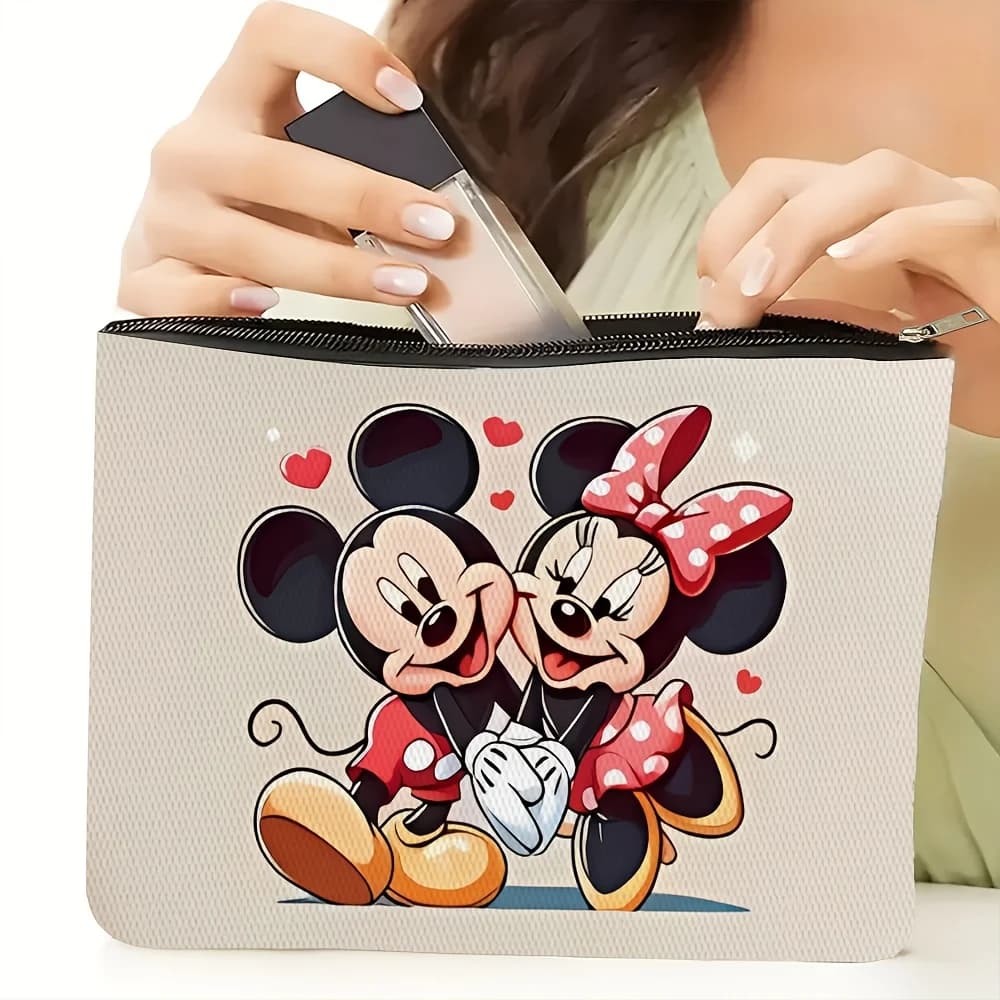 1 cosmetic bag Mickey Minnie Mouse Hugging Hearts, portable makeup bag with zipper, ideal for storing daily cosmetics and travel