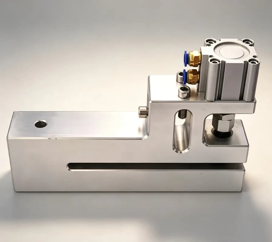 Pneumatic Round Hole Puncher 2-10mm for PP/PE Film, 150mm Material Width Plastic Bag Punching Machine