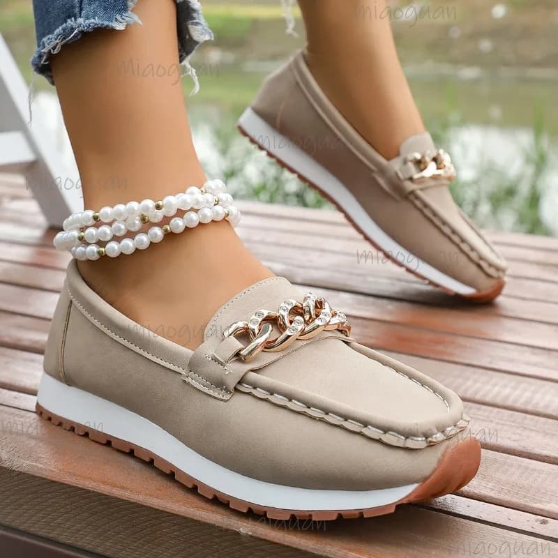 Mocassini da donna slip-on con suola morbida Decorazioni con catena di moda Scarpe casual antiscivolo per le donne Calzature piatte comode da donna da ufficio