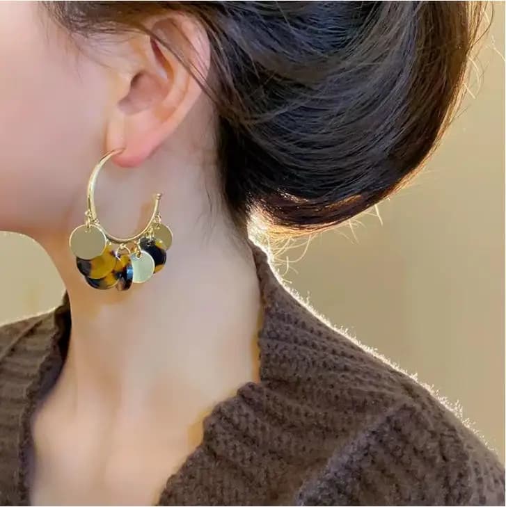 Maillard-tone exaggerated leopard print earrings, metal tassel C-shaped round disc drop earrings, exquisite versatile sequin ornaments