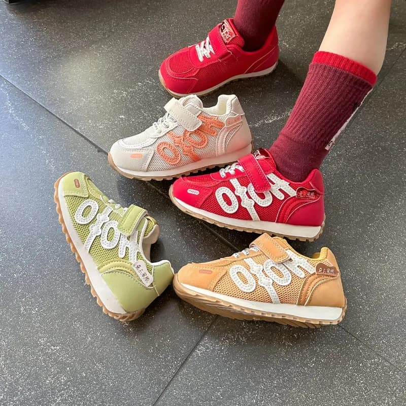 Kids Casual Shoes Mesh Breathable Hook&loop Girls Sports Shoes Soft Bottom Trendy 2026 Brand New Children Running Shoes Comfort