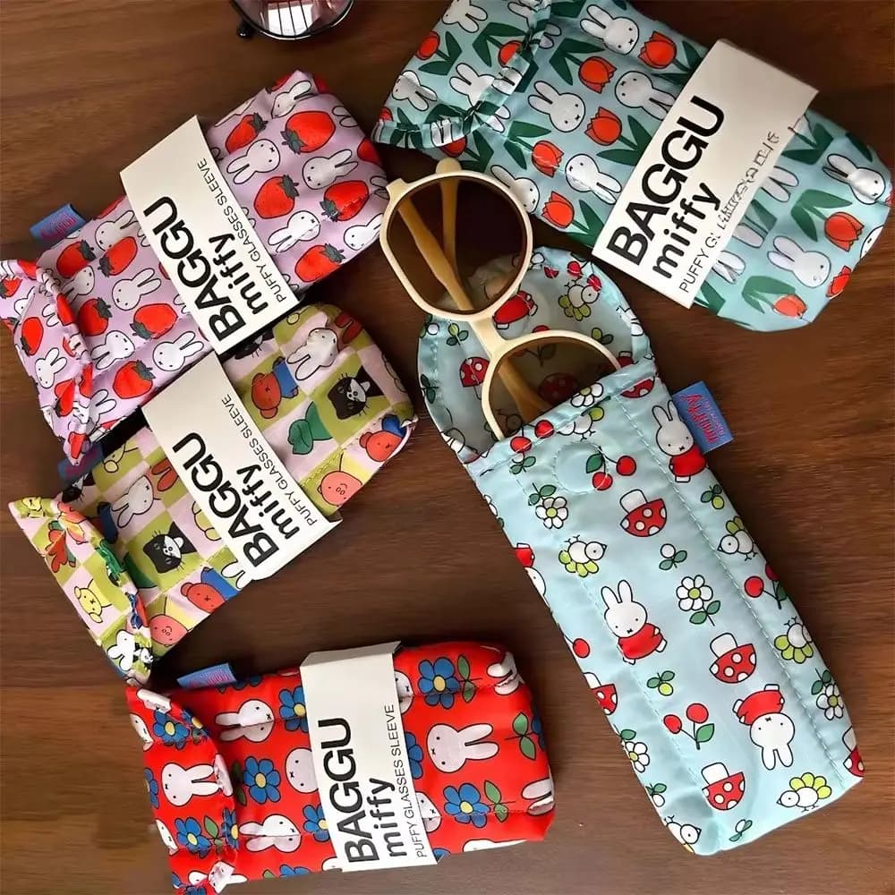 Kawaii Miffy Glasses Sunglasses Bag with Cute Rabbit Sunglass Protective Bag for Animated Cards with Magnetic Attractive Gift Toy