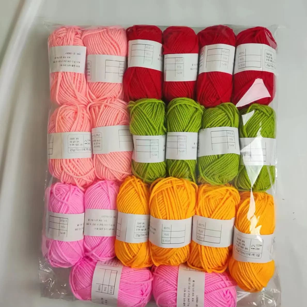 20 pz/lotto Totale 500g Latte di Cotone Filato di Lana Colore Misto 4 fili di Filati Per Maglieria Set FAI DA TE Artigianato Sciarpa Fatta A Mano Materiale All'uncinetto