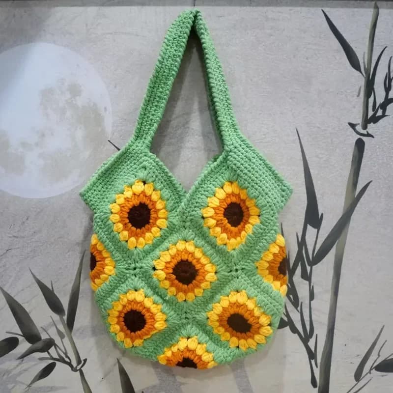 Sunflower-shaped handwoven straw handbag for women made of natural wool blend ideal for beach vacation and daily commuting