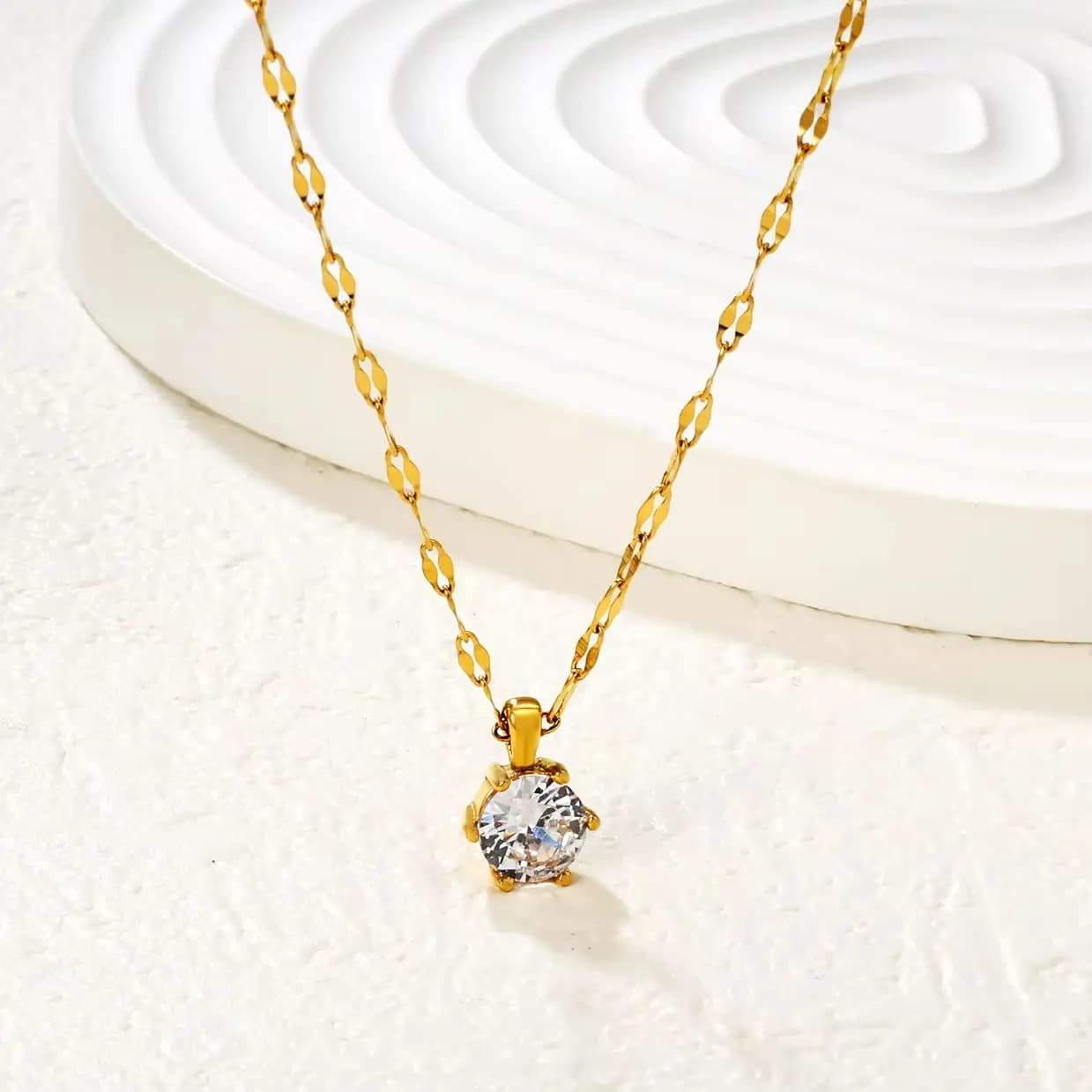 LUXUSTEEL Gioielli con ciondolo per donna e uomo, collana girocollo in acciaio inossidabile con strass, collana rotonda con zirconi cubici per regalo di nozze