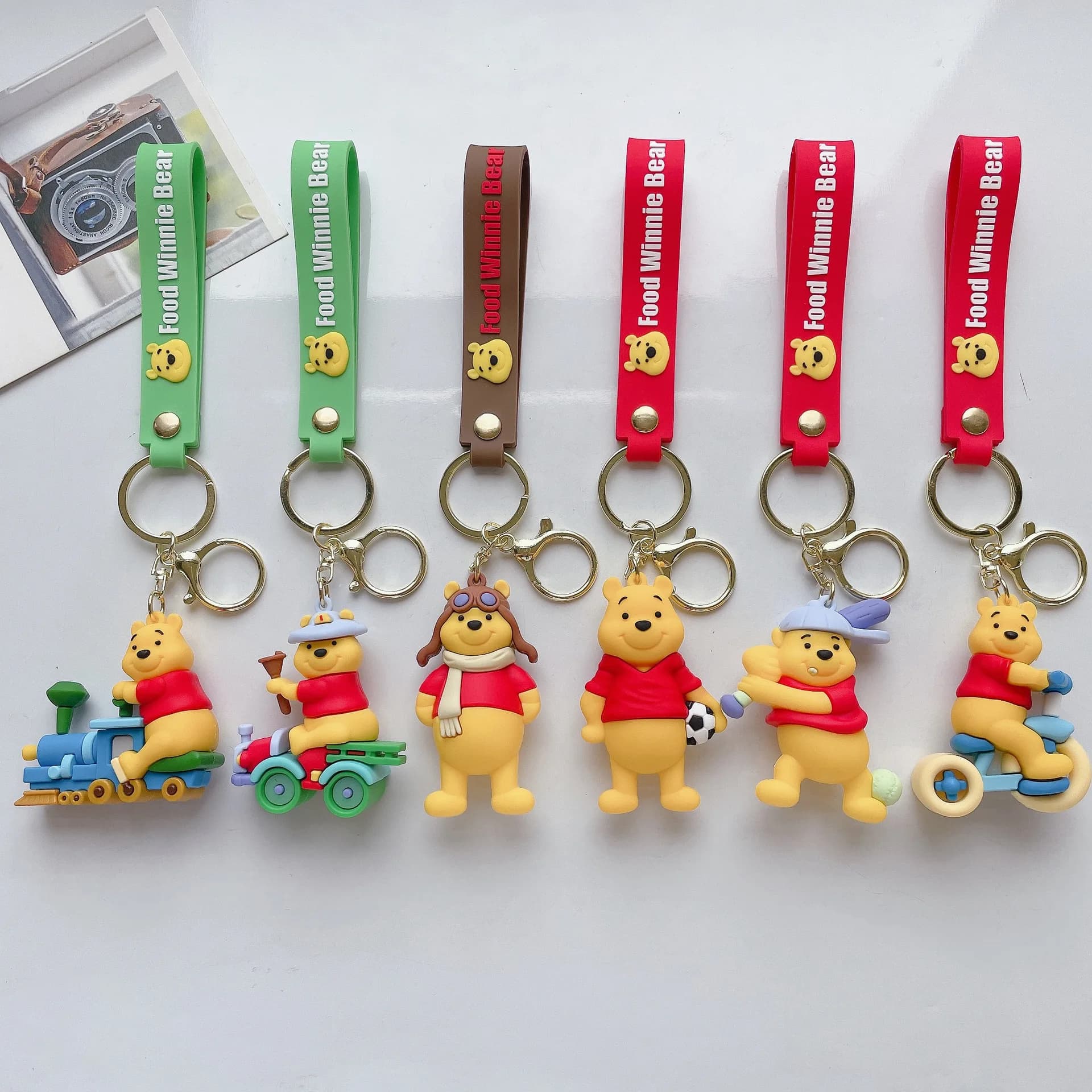 Portachiavi con Orsetto Winnie the Pooh Cartone Animato, Ciondolo per Borsa Auto, Regalo per Bambini e Amici, Accessori all'Ingrosso