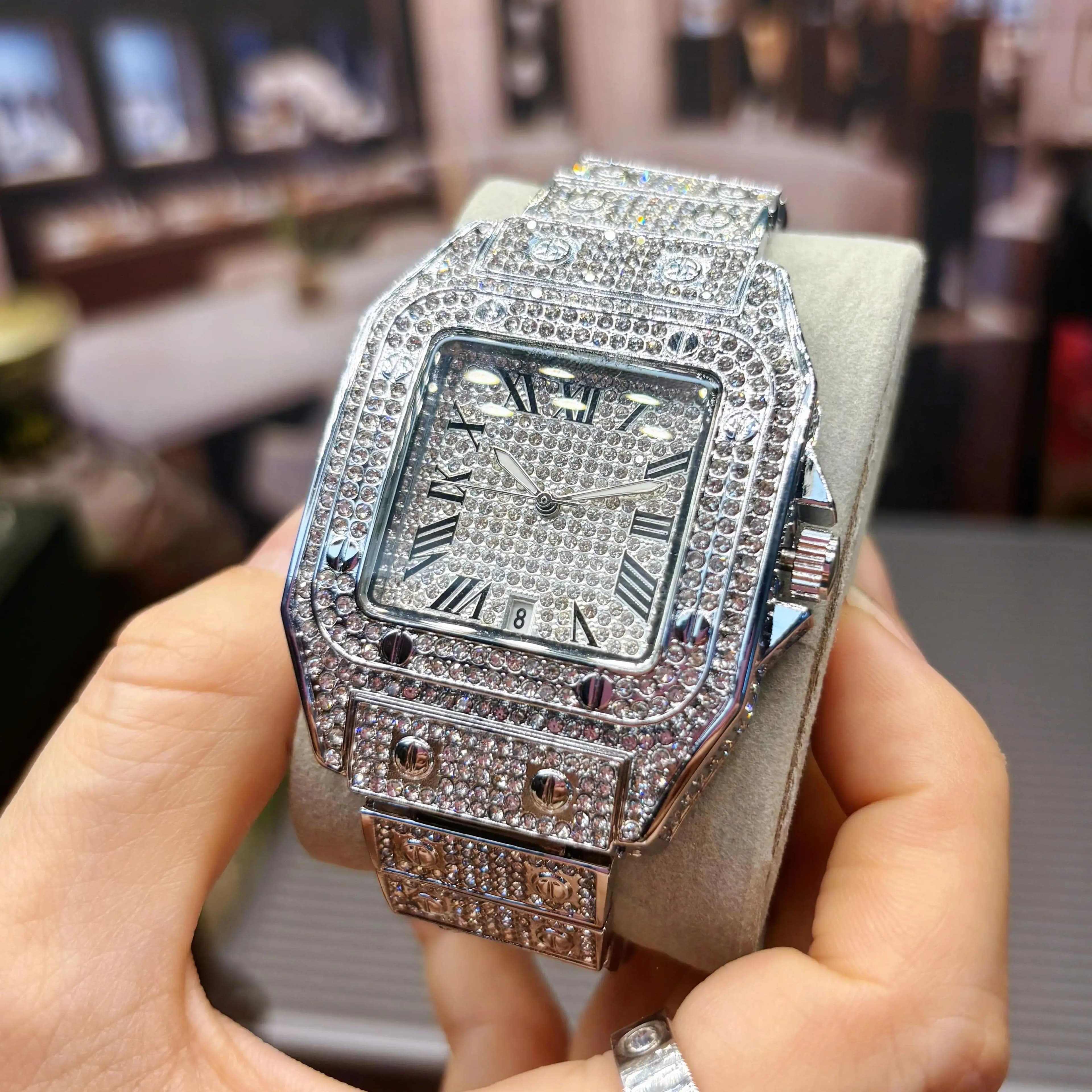Nuovo Orologio da Uomo Hip-Hop | Cassa dell'Orologio Quadrata Completamente Tempestata di Diamanti | Orologio da Polso al Quarzo di Lusso | Quadrante con Numeri Romani | Orologio di Moda con Gioielli Scintillanti | Orologio Impermeabile da Uomo per Feste e Uso Quotidiano, il Miglior Regalo per Lui.