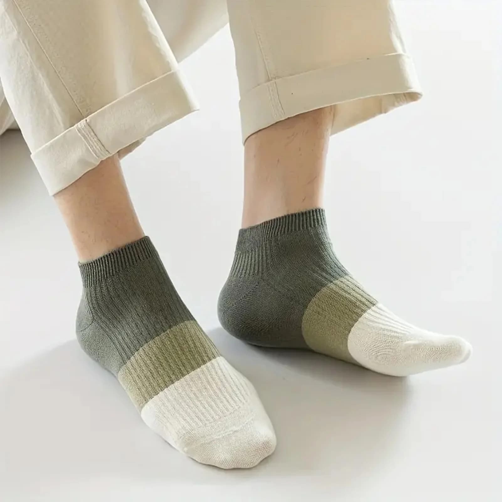 Sports socks 5 pairs of casual sports socks in breathable non-slip cotton with silicone dots for everyday use in gym and sports
